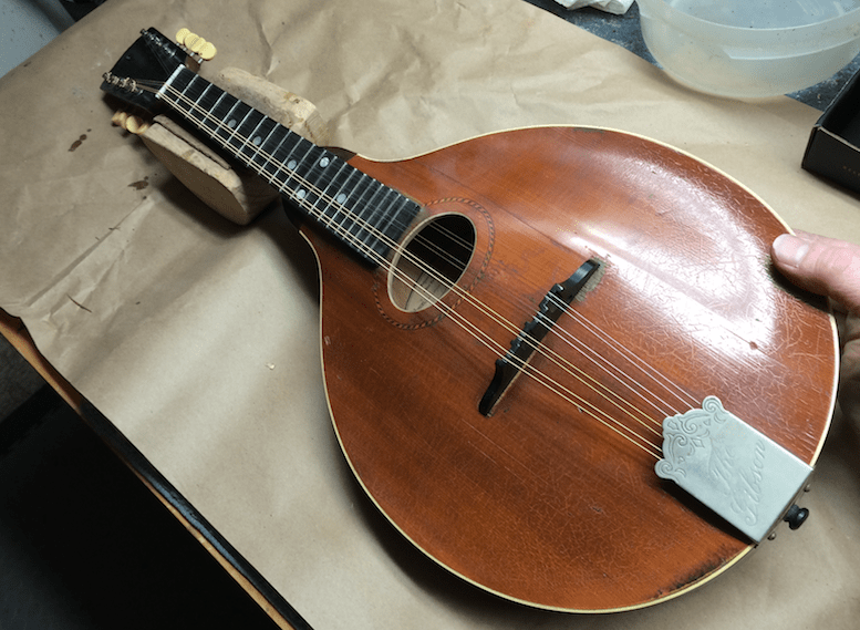 Repair of a Gibson Style A mandolin, circa 1917