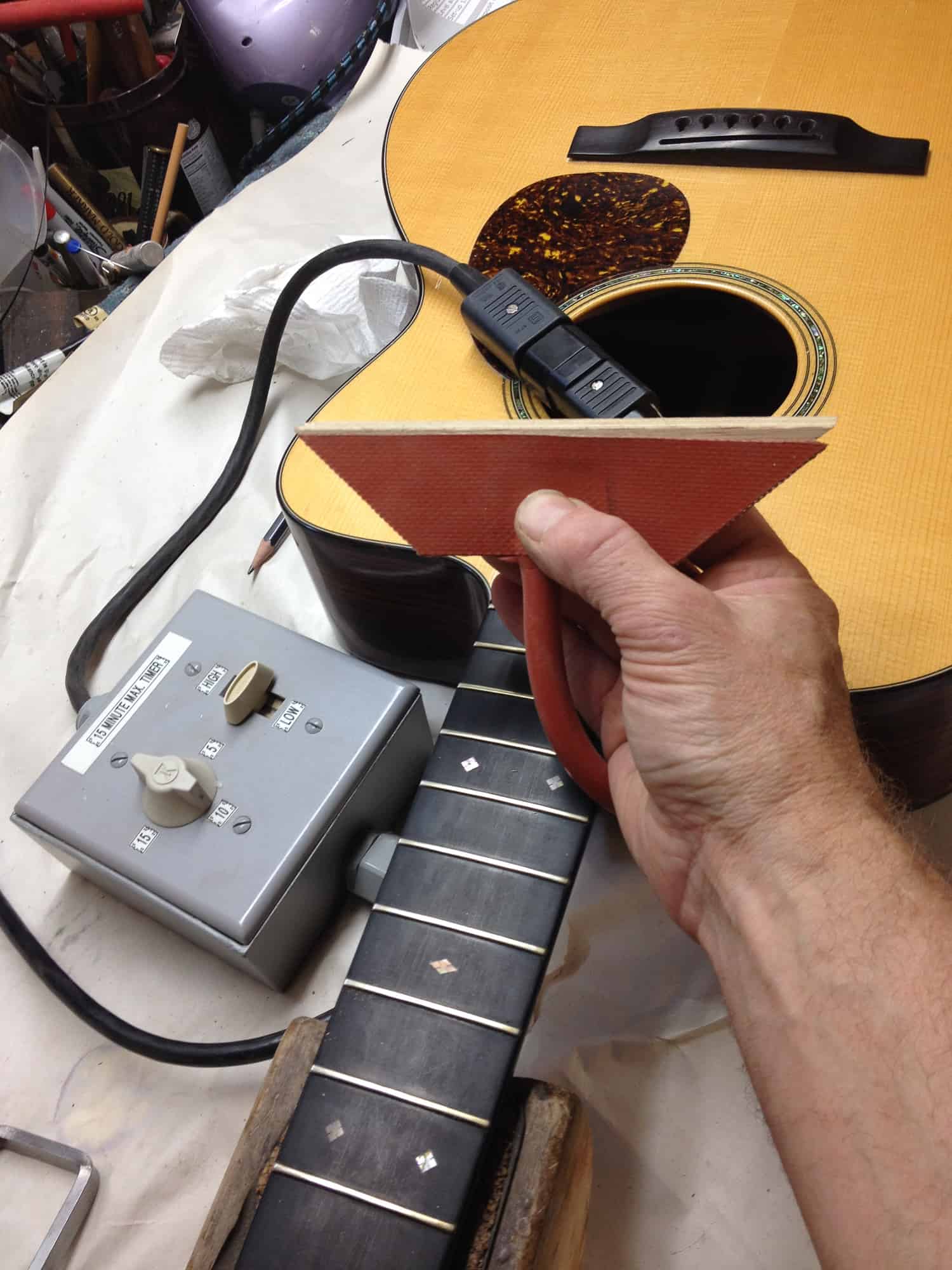 Heating pad for Martin guitar bridge plate removal
